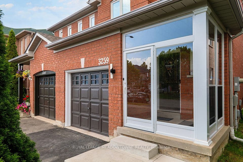 3259 Carabella Way, Mississauga, ON L5M 6T4 – photo 2