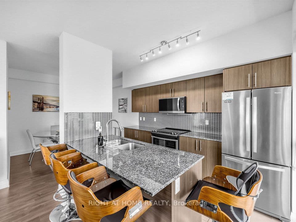 55 Speers Road LPH04 (1804), Oakville, ON L6K 0H9 – photo 3