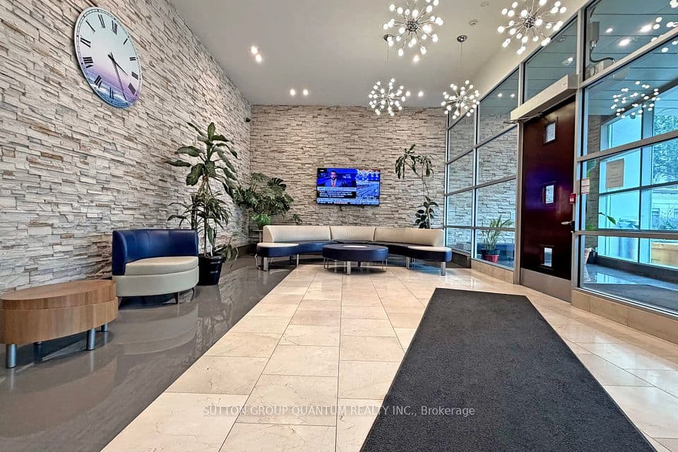 3939 Duke Of York Boulevard 701, Mississauga, ON L5B 4N2 – photo 2