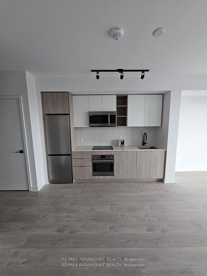 36 Zorra Street 3206, Toronto, ON M8Z 0G5 – photo 2