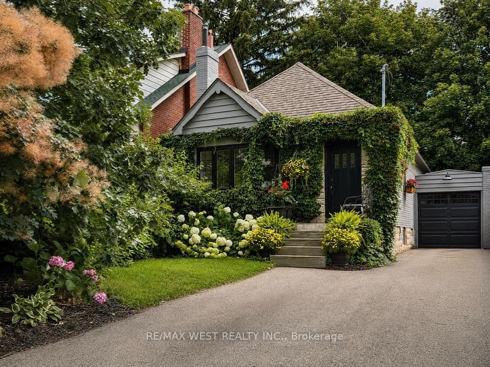 12 Brentwood Road S, Toronto, ON M8Z 3N2 – photo 2