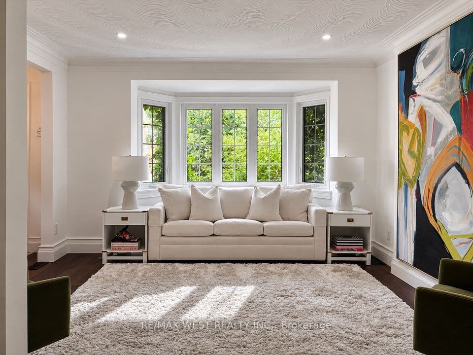 12 Brentwood Road S, Toronto, ON M8Z 3N2 – photo 3