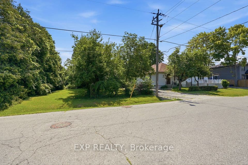 188 Troy Street, Mississauga, ON L5G 1S7 – photo 2