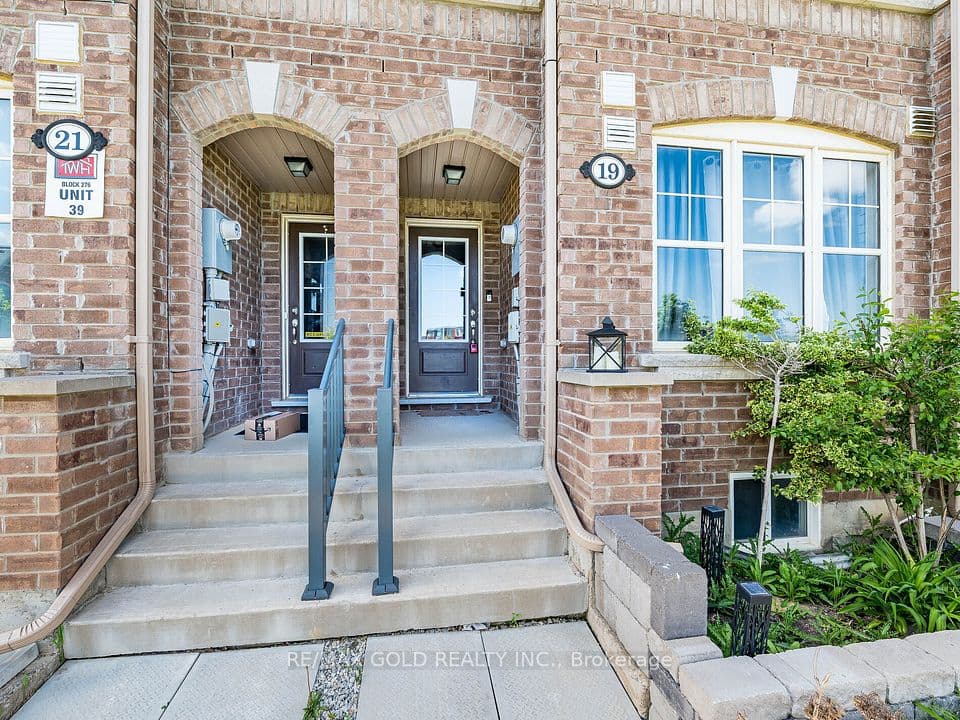 19 Sudeley Lane, Brampton, ON L7A 4Z7 – photo 2