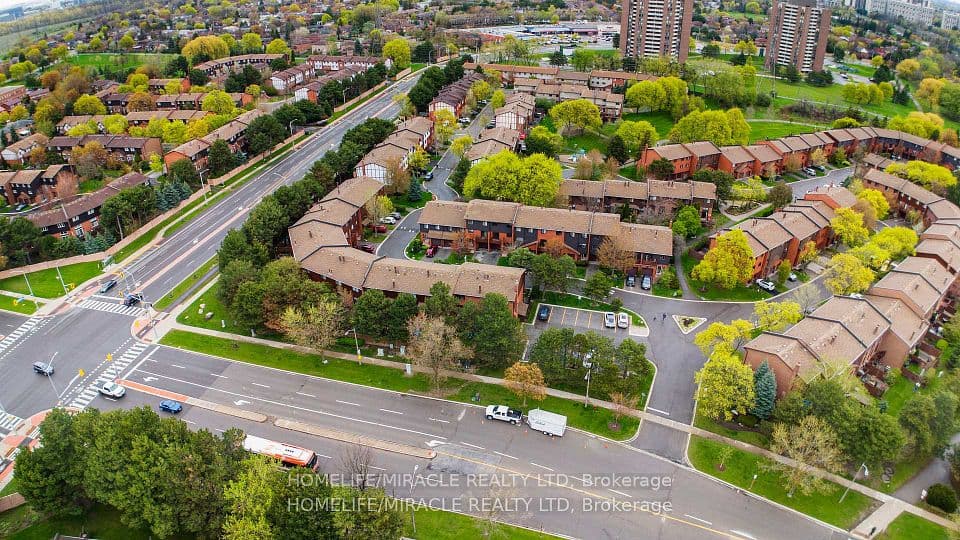 4165 Fieldgate Drive 32, Mississauga, ON L4W 2M9 – photo 2