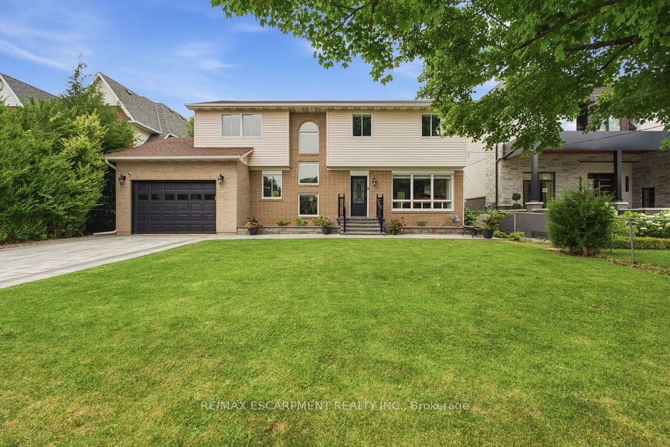 513 Maplehurst Avenue, Oakville, ON L6L 4Y8 – main photo
