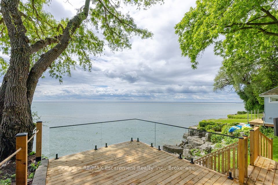 21 Second Street, Oakville, ON L6J 3T1 – main photo