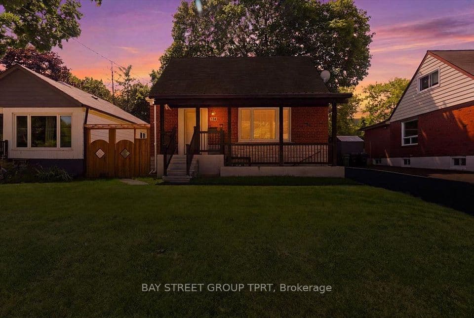 134 Clearbrooke Circle, Toronto, ON M9W 2G1 – main photo