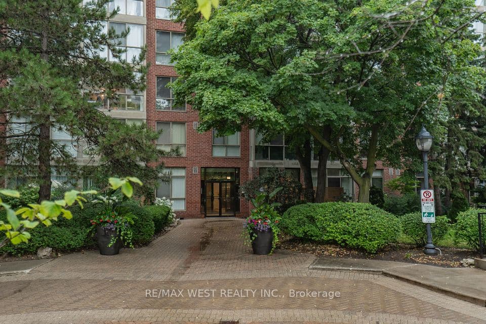 24 Southport Street 749, Toronto, ON M6S 4Z1 – photo 2