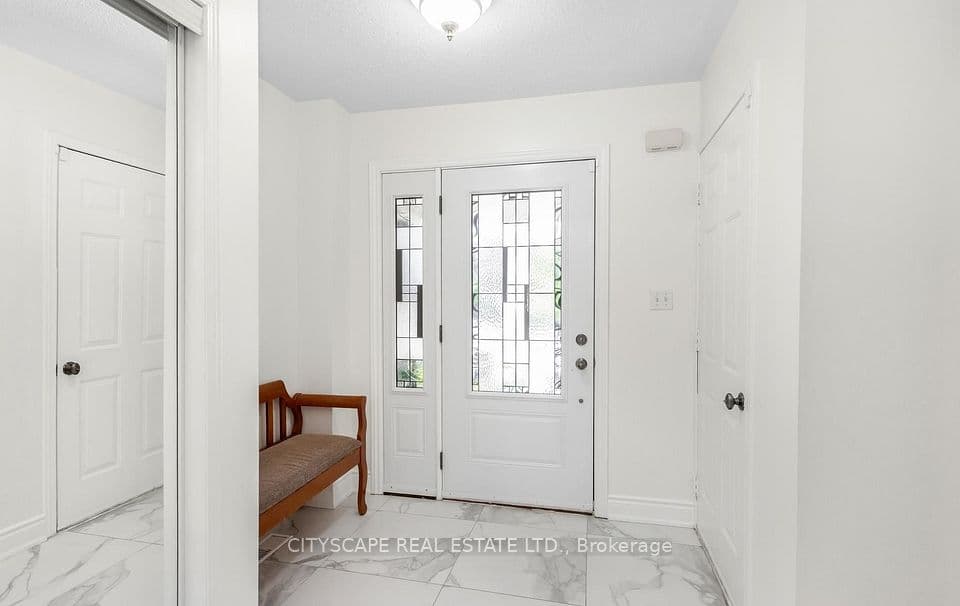 5685 Topaz Place, Mississauga, ON L5M 7B8 – photo 3
