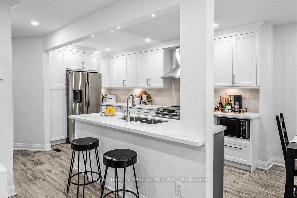 405 Hyacinthe Boulevard 7, Mississauga, ON L5A 3N1 – photo 3