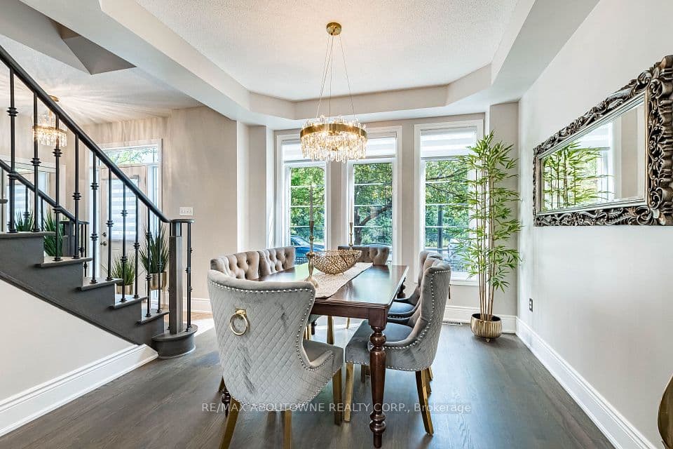 5550 Tenth Line W, Mississauga, ON L5M 0G2 – main photo