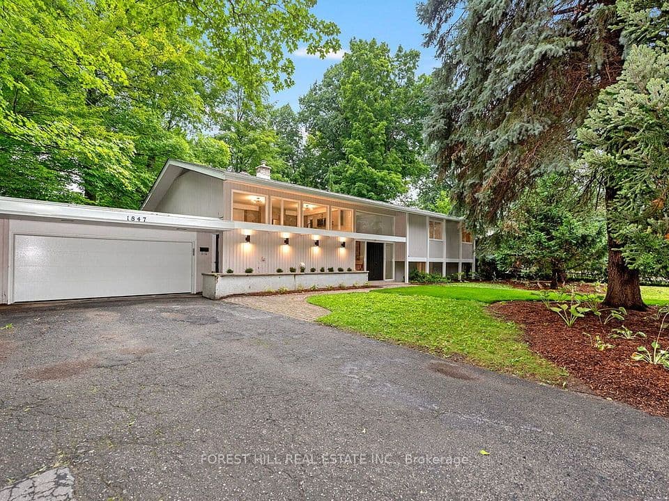 1847 Will Scarlett Drive, Mississauga, ON L5K 1J6 – main photo