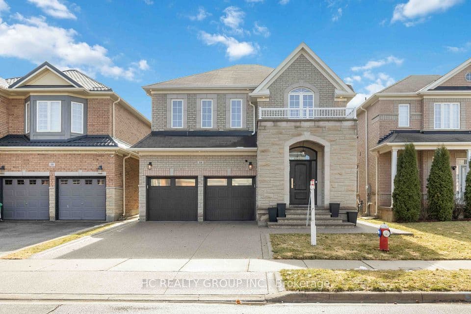 16 Begonia Crescent, Brampton, ON L7A 0M5 – main photo