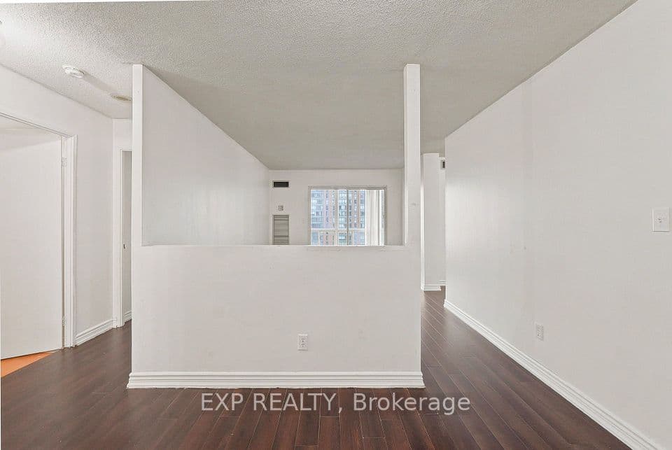 155 Hillcrest Avenue 1114, Mississauga, ON L5B 3Z2 – photo 3