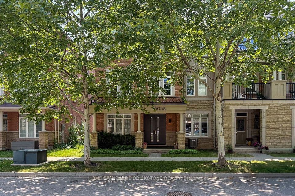 3058 Eberly Woods Drive, Oakville, ON L6M 0T5 – photo 2
