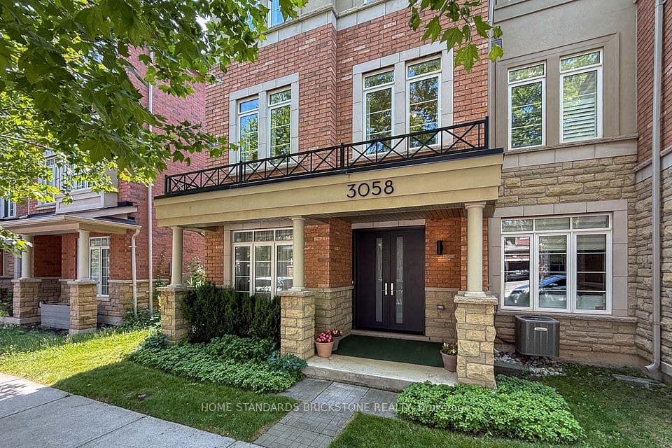 3058 Eberly Woods Drive, Oakville, ON L6M 0T5 – main photo
