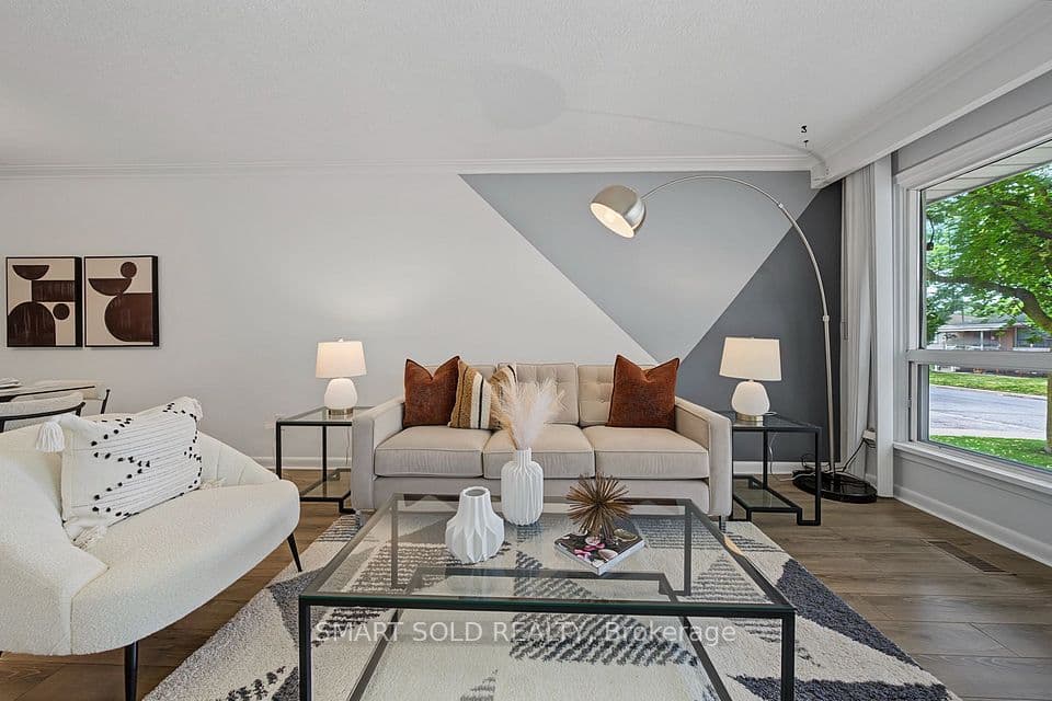 1 Cameo Crescent, Toronto, ON M6N 2K4 – main photo