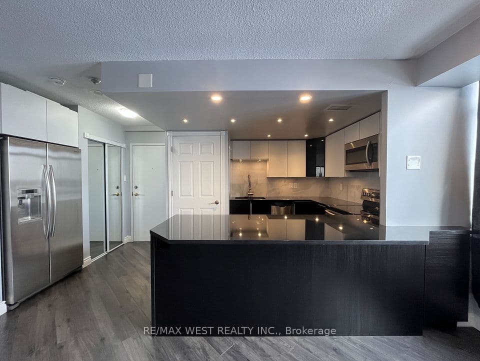 300 Webb Drive 1007, Mississauga, ON L5B 3W3 – main photo