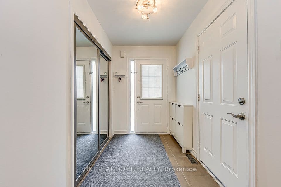 4164 Forest Fire Crescent, Mississauga, ON L4W 3P5 – photo 3