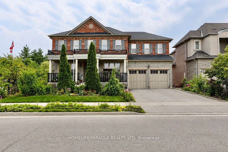 114 Bloomsbury Avenue, Brampton, ON L6P 2X1 – main photo