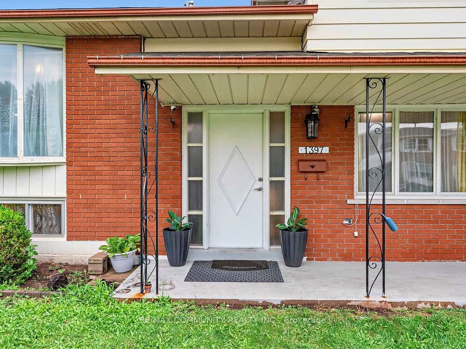 1397 Charles Drive, Burlington, ON L7P 2C8 – photo 3