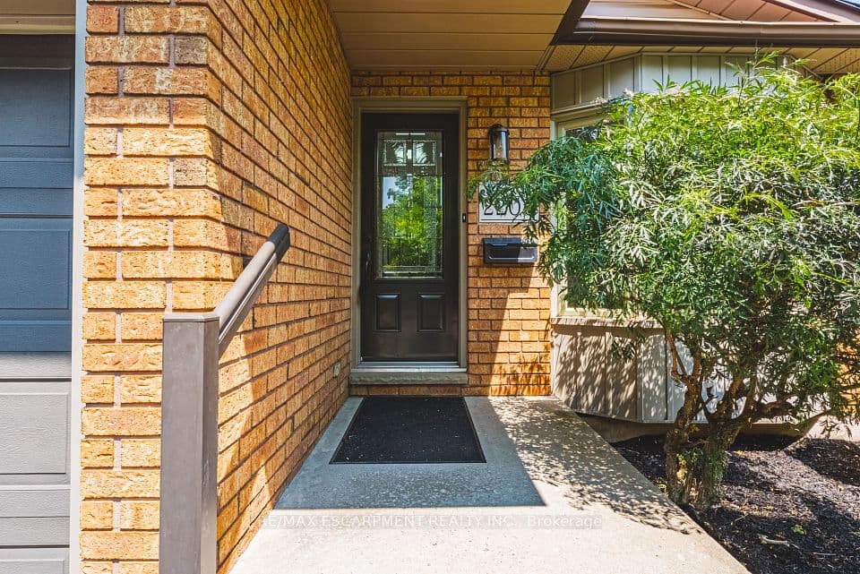 2206 Donald Road, Burlington, ON L7M 3R9 – photo 3