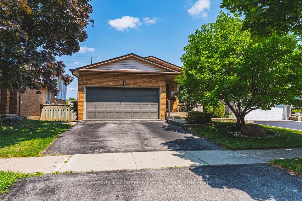 2206 Donald Road, Burlington, ON L7M 3R9 – main photo