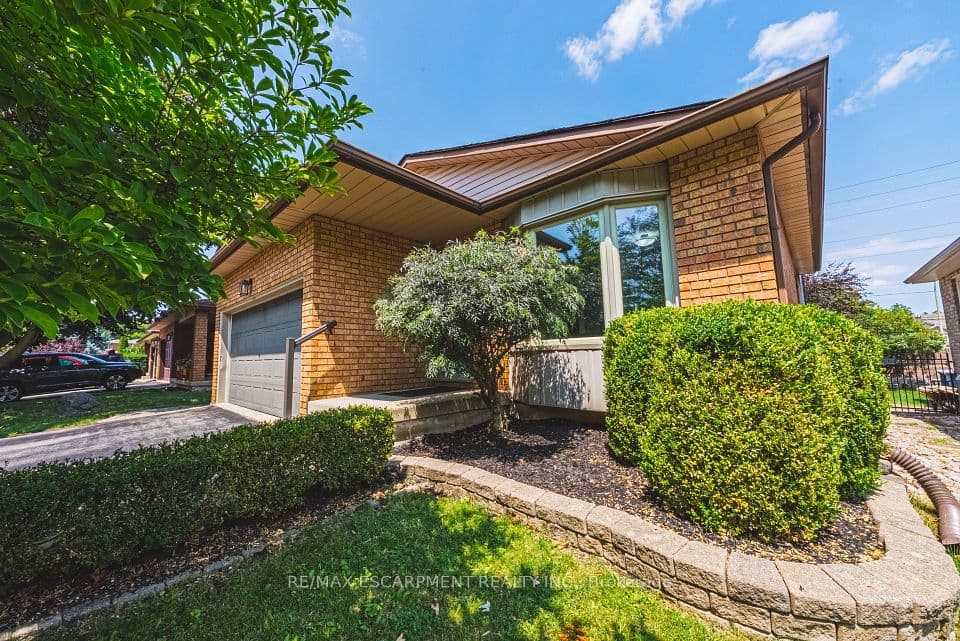 2206 Donald Road, Burlington, ON L7M 3R9 – photo 2