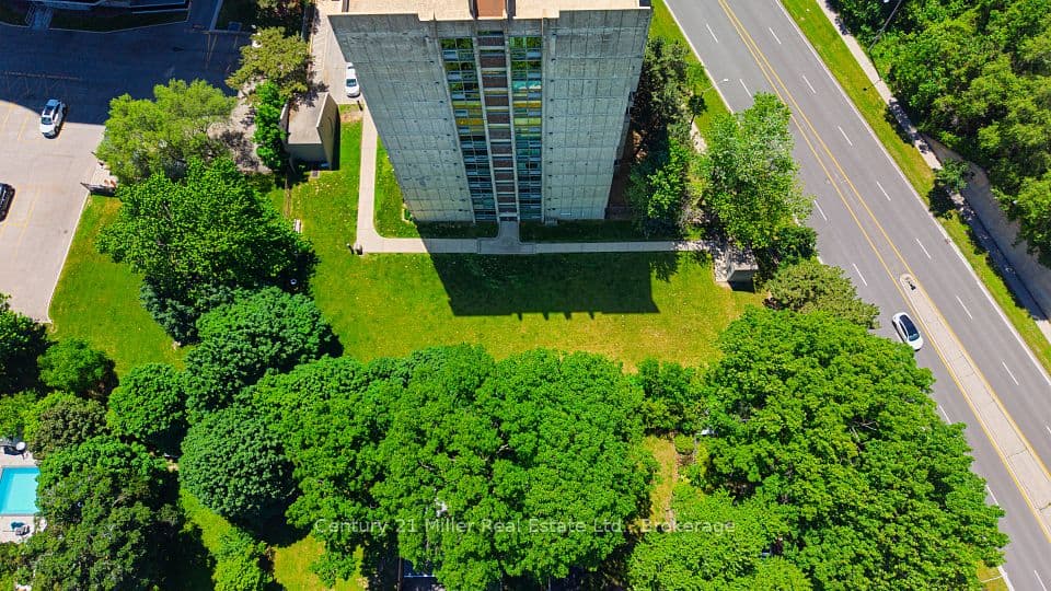 20 Speers Road 304, Oakville, ON L6K 3R5 – photo 3