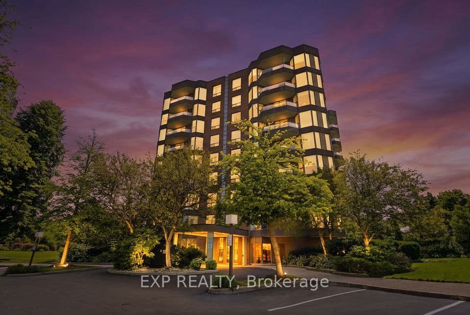 1903 Pilgrims Way 302, Oakville, ON L6M 2X1 – main photo