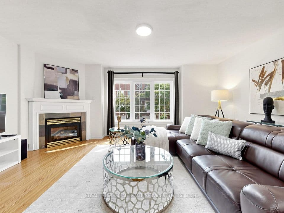 1575 South Parade Court 11, Mississauga, ON L5M 6E9 – main photo