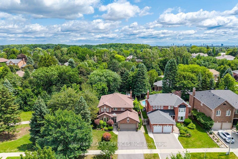 29 Christie Drive, Brampton, ON L6Z 3J5 – main photo