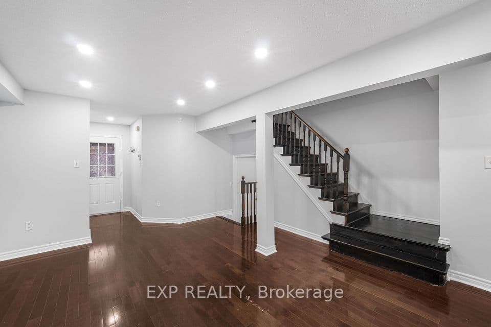 128 Olympia Crescent, Brampton, ON L6X 4W3 – photo 2
