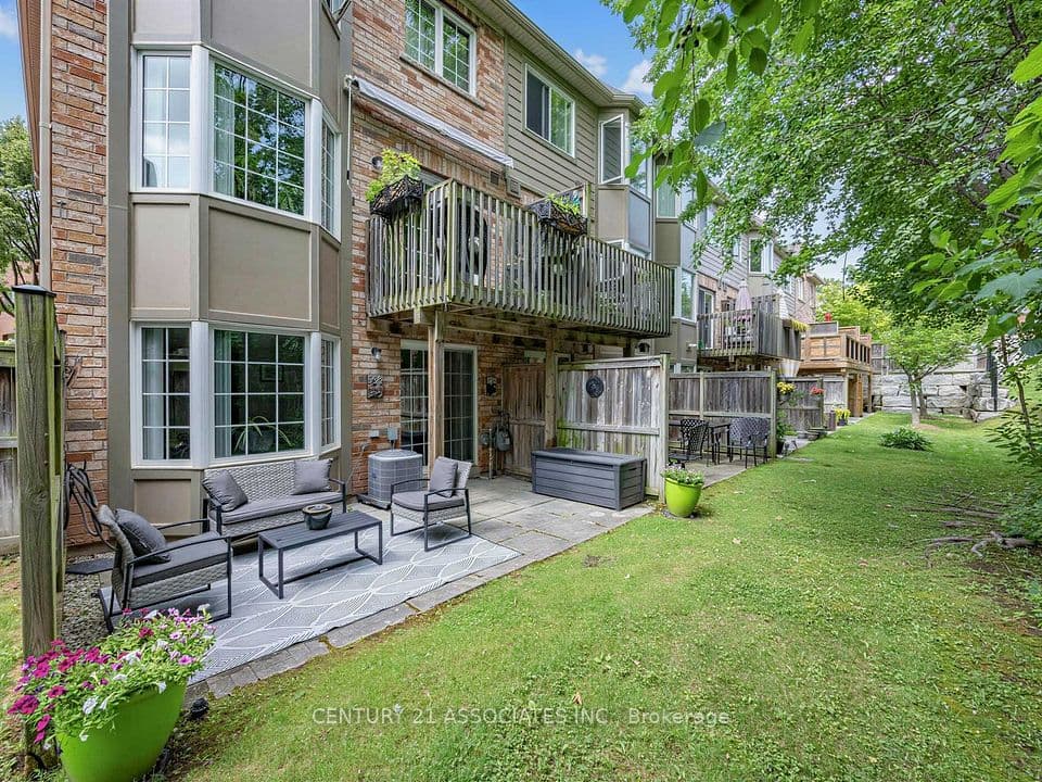 233 Duskywing Way 48, Oakville, ON L6L 0C5 – photo 3