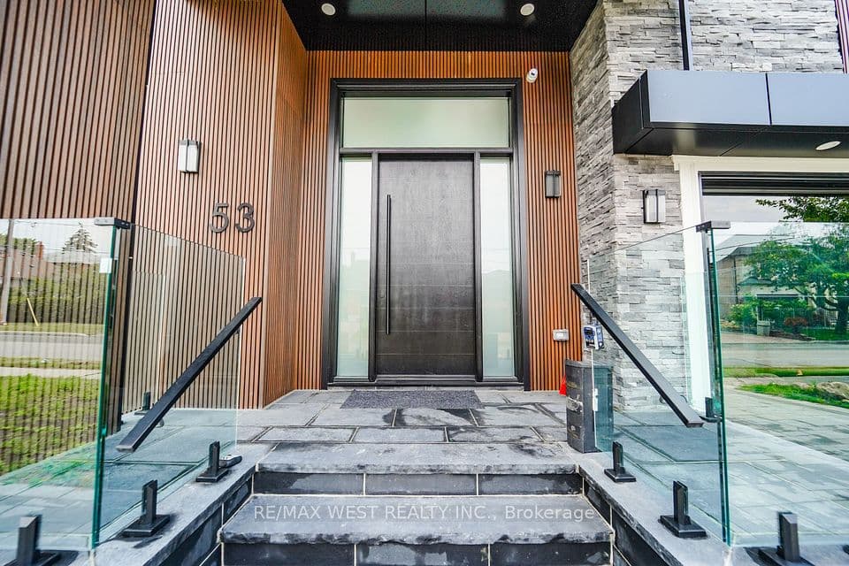 53 Celt Avenue, Toronto, ON M6A 1H2 – photo 2