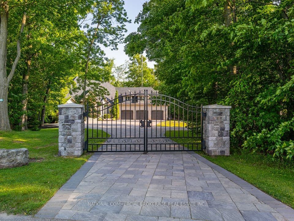 10088 Old Pine Crest Road, Halton Hills, ON L0P 0A2 – photo 2