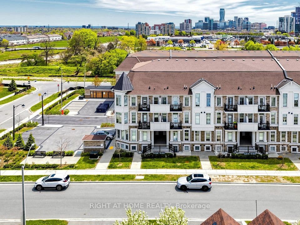 86 Preston Meadow Avenue 24, Mississauga, ON L4Z 0C8 – photo 3