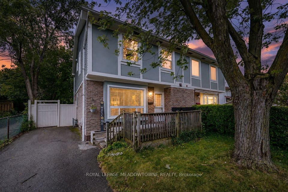 37 Salisbury Circle, Brampton, ON L6V 2Z4 – photo 2