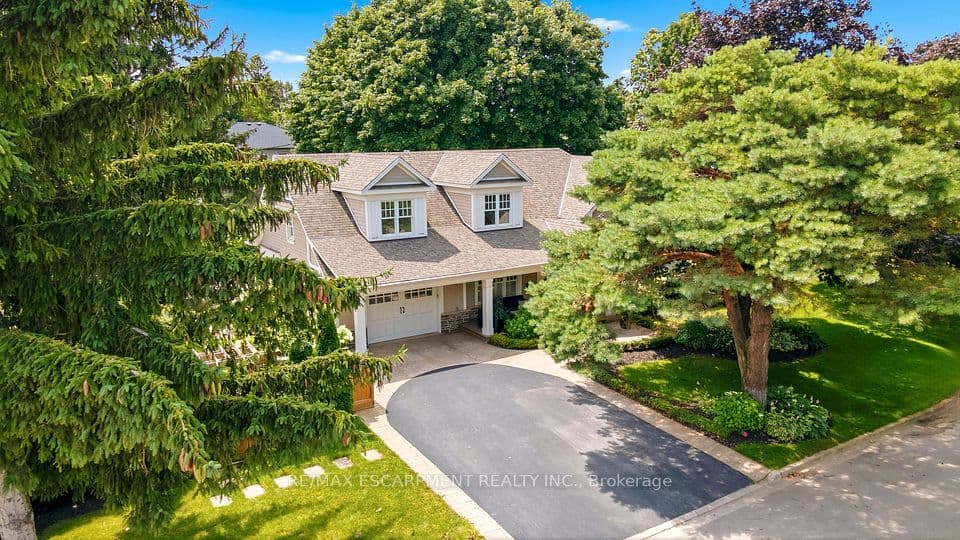 330 Camelot Court, Burlington, ON L7L 2G3 – main photo