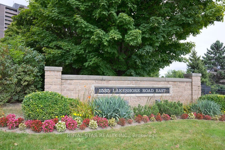 1535 Lakeshore Road E 1607, Mississauga, ON L5E 3E2 – main photo