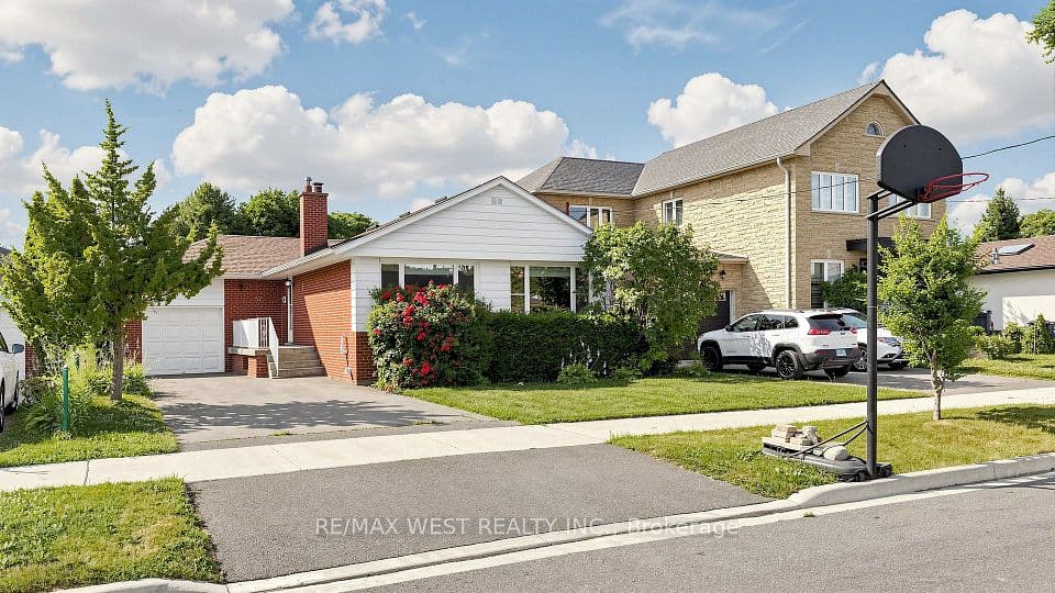 32 Allonsius Drive, Toronto, ON M9C 3N5 – photo 2