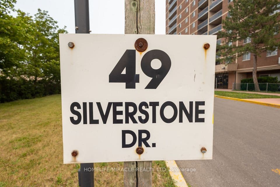 49 Silverstone Drive 1007, Toronto, ON M9V 3G2 – photo 2