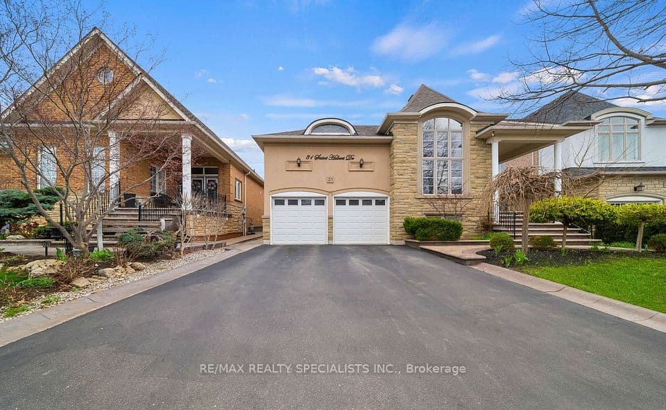 31 Saint Hubert Drive, Brampton, ON L6P 1W1 – photo 2