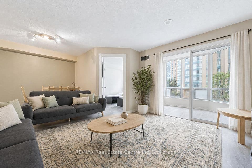 155 HILLCREST Avenue 302, Mississauga, ON L5B 3Z2 – main photo