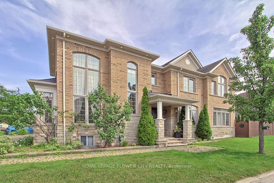 124 Playfair Terrace, Milton, ON L9T 4V1 – main photo