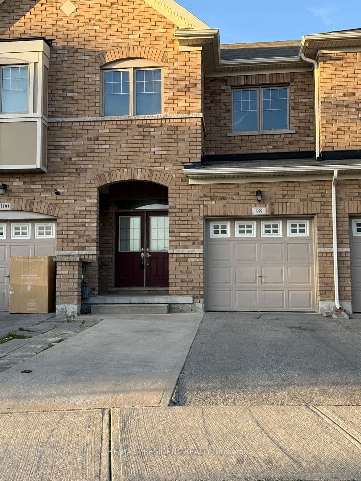 98 Davenfield Circle, Brampton, ON L6P 4M1 – photo 2