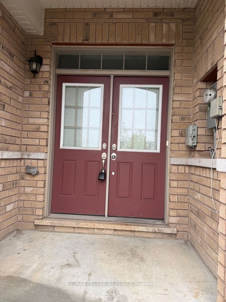 98 Davenfield Circle, Brampton, ON L6P 4M1 – main photo