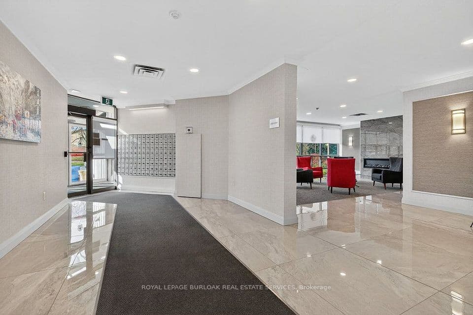 5090 Pinedale Avenue 204, Burlington, ON L7L 5V8 – photo 3