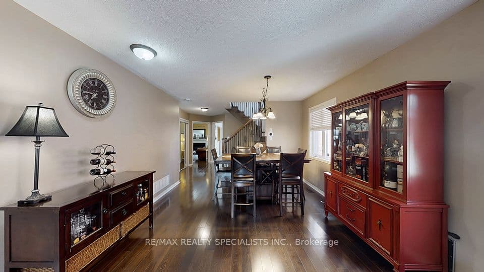 482 Grant Way, Milton, ON L9T 0S8 – photo 2